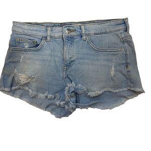 H&M Distressed Denim Shorts | Raw Hem | Light Wash | Size 6
